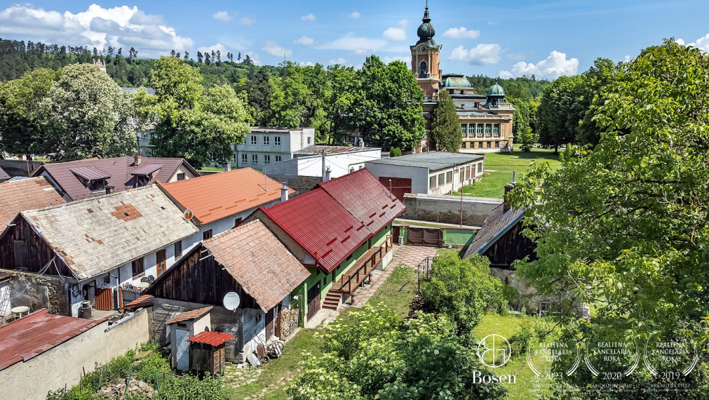 BOSEN |  REZERVOVANY príjemný vidiecky dom s rozsiahlym pozemkom 1251m2
