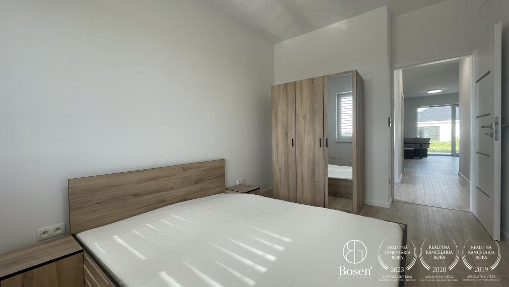 BOSEN | Zariadený trojizbový byt v dvojdome v novej tichej lokalite, Miloslavov, Liesková, 425 m2