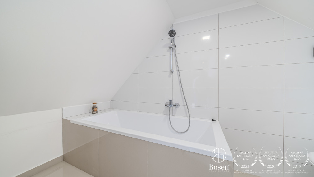 BOSEN | 4 izbový rodinný dom za cenu bytu v Bratislave, Devín