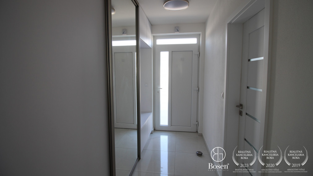 BOSEN| Na prenájom rodinný dom, Rohožník