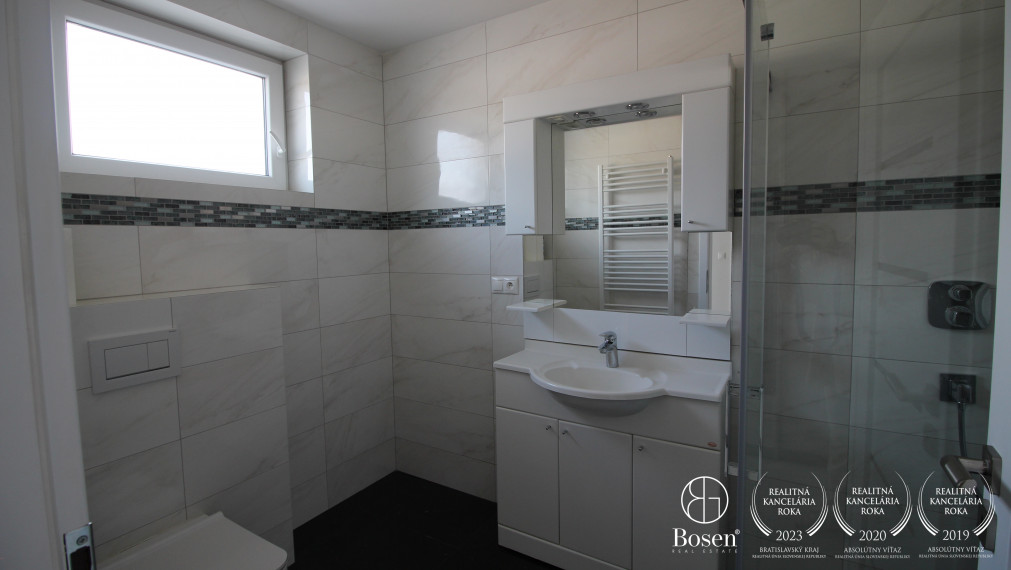 BOSEN| Na prenájom rodinný dom, Rohožník