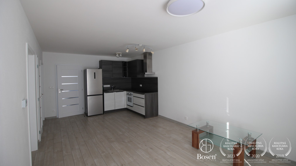 BOSEN| Na prenájom rodinný dom, Rohožník