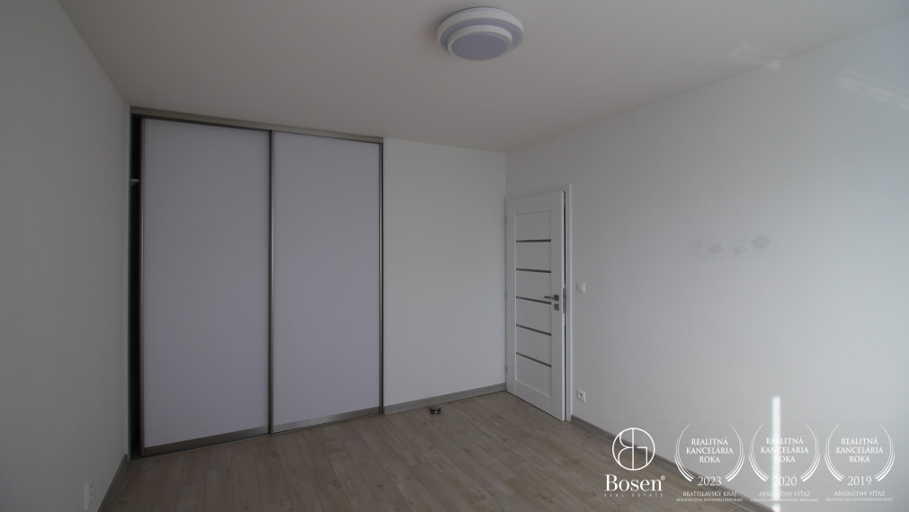 BOSEN| Na prenájom rodinný dom, Rohožník