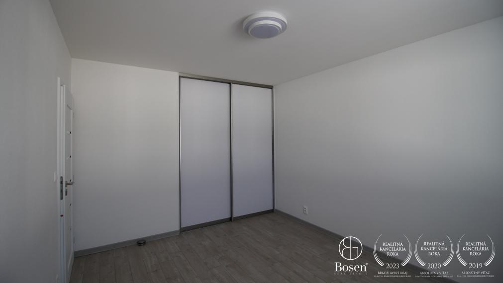 BOSEN| Na prenájom rodinný dom, Rohožník