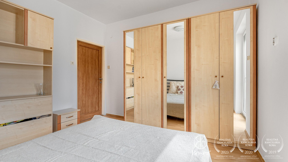 PREDANÉ - BOSEN | 3 izbový byt v blízkosti nábrežia Dunaja, 80 m2, Staré Mesto