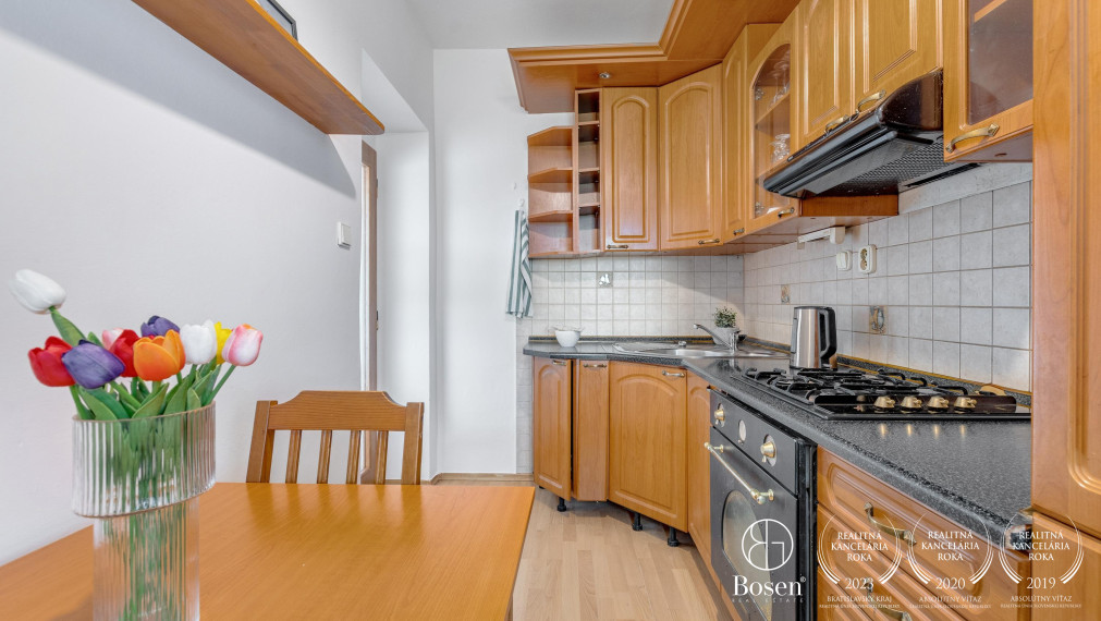 PREDANÉ - BOSEN | 3 izbový byt v blízkosti nábrežia Dunaja, 80 m2, Staré Mesto