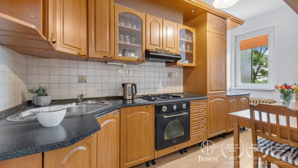 PREDANÉ - BOSEN | 3 izbový byt v blízkosti nábrežia Dunaja, 80 m2, Staré Mesto