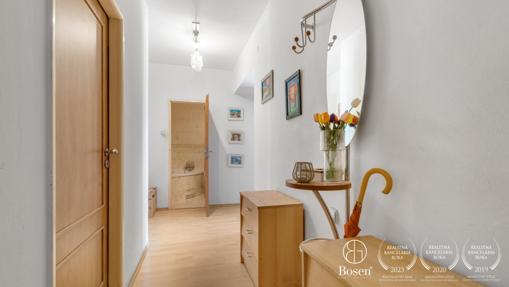 PREDANÉ - BOSEN | 3 izbový byt v blízkosti nábrežia Dunaja, 80 m2, Staré Mesto