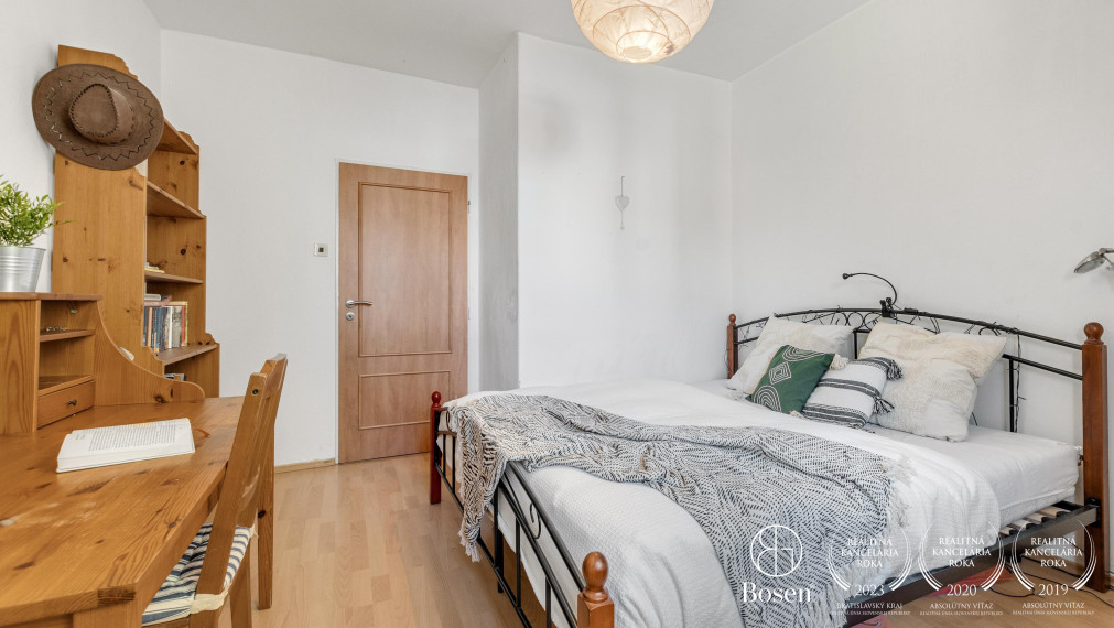 PREDANÉ - BOSEN | 3 izbový byt v blízkosti nábrežia Dunaja, 80 m2, Staré Mesto