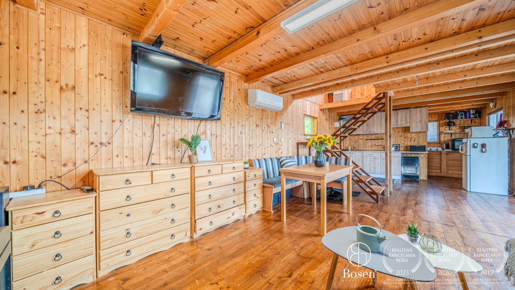 BOSEN | Predaj 3 izbového hausbótu s veľkou terasou, Jarovecké rameno