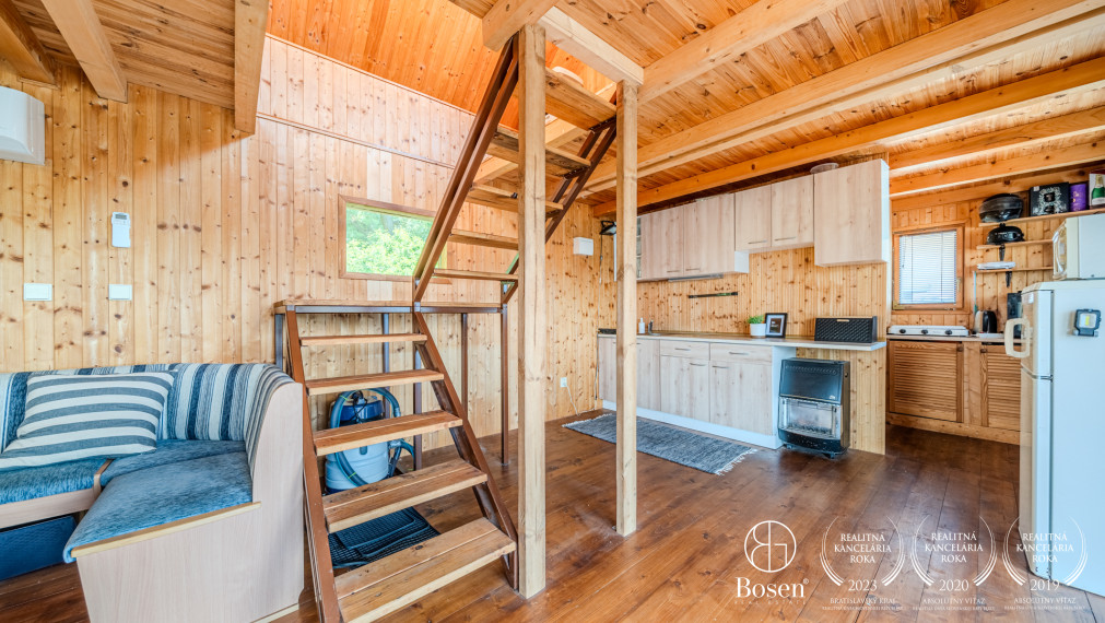 BOSEN | Predaj 3 izbového hausbótu s veľkou terasou, Jarovecké rameno