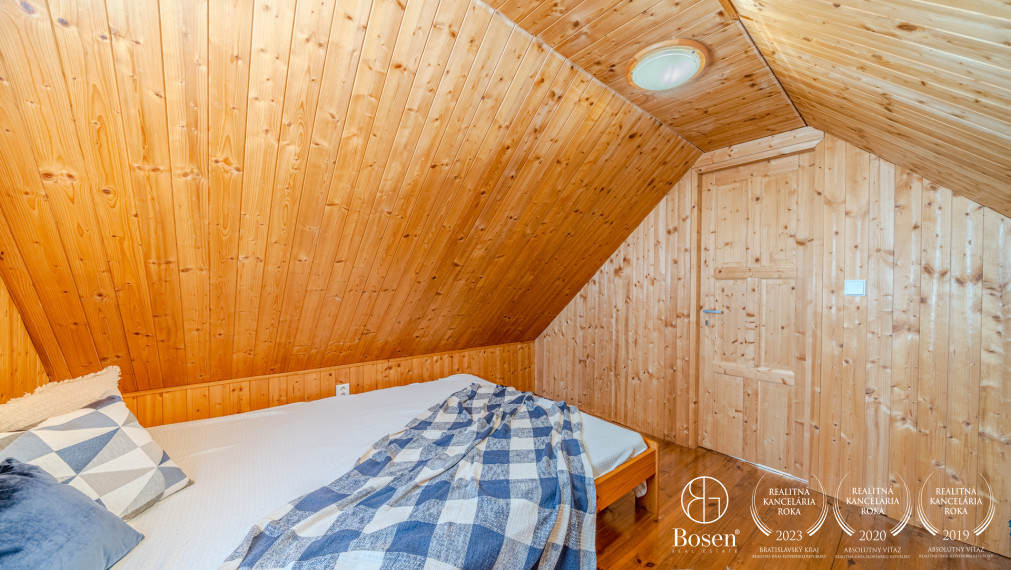 BOSEN | Predaj 3 izbového hausbótu s veľkou terasou, Jarovecké rameno