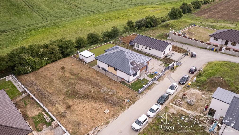 REZERVOVANÉ | BOSEN | 4 izbová novostavba rodinného domu - Trenčianske Mitice