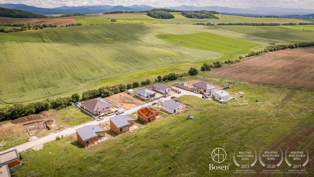 REZERVOVANÉ | BOSEN | 4 izbová novostavba rodinného domu - Trenčianske Mitice