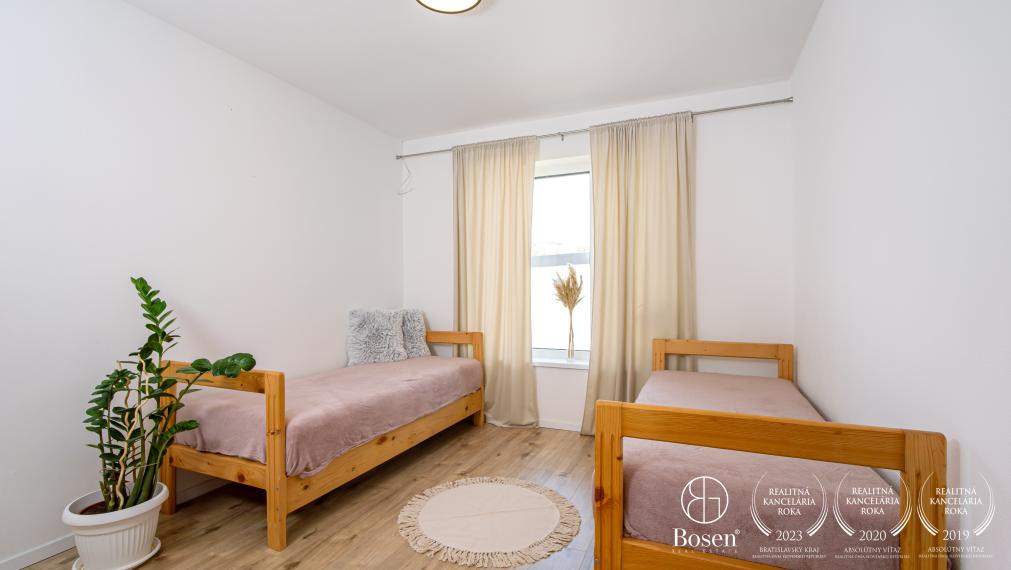 REZERVOVANÉ | BOSEN | 4 izbová novostavba rodinného domu - Trenčianske Mitice