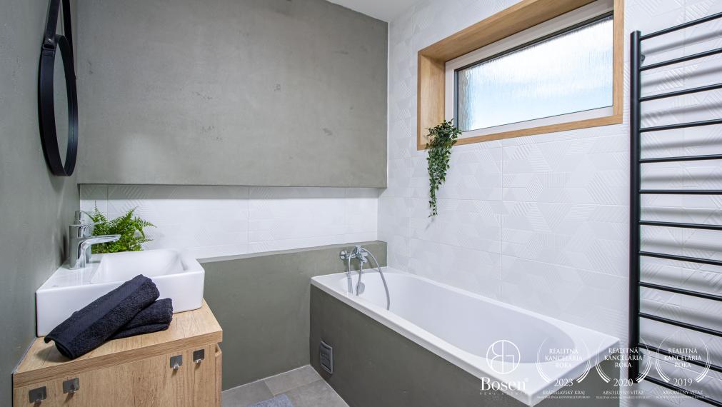 REZERVOVANÉ | BOSEN | 4 izbová novostavba rodinného domu - Trenčianske Mitice