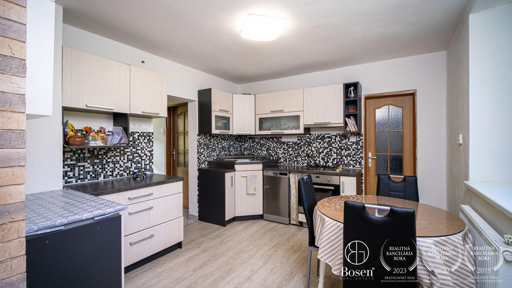 BOSEN | Na predaj rodinný dom  - Motešice