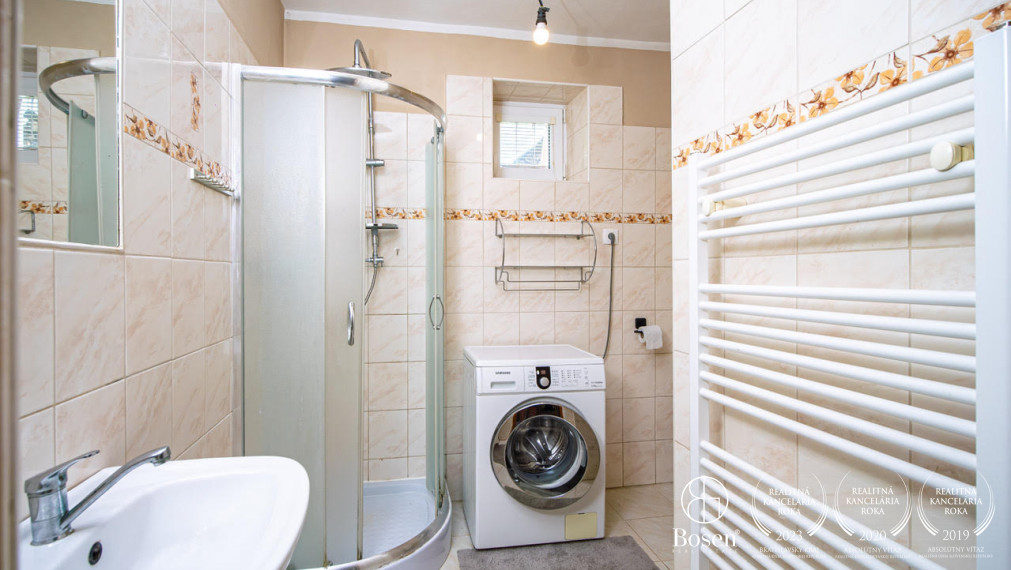 BOSEN | Na predaj rodinný dom  - Motešice