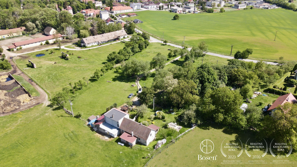 BOSEN | Na predaj rodinný dom  - Motešice