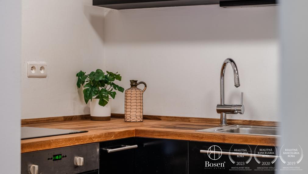 REZERVOVANÉ -  BOSEN | 2 izbový byt pri OC Eurovea v Starom Meste, Klemensova, 59,02m2