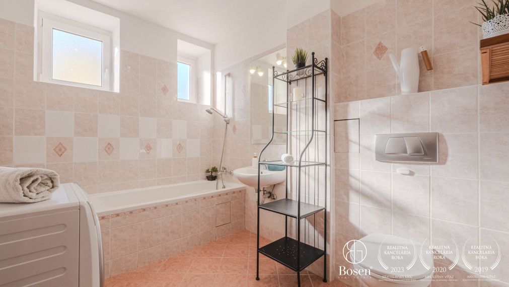 BOSEN | Na predaj 2 izbový veľkometrážny byt, 69 m2, Riazanská ul, oproti OC Vivo.