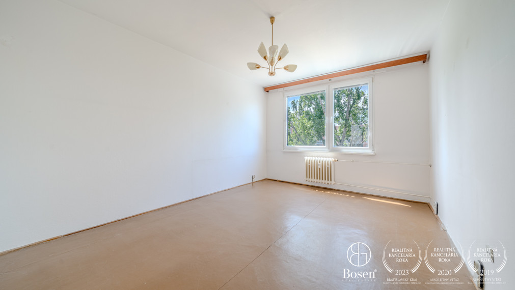 3,5 izbový byt s balkónom v tesnej blízkosti parku Ostredky