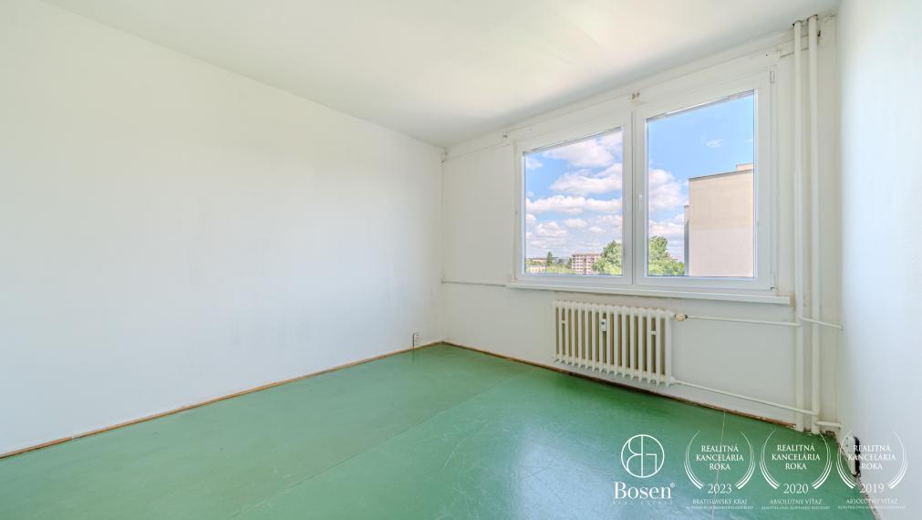 3,5 izbový byt s balkónom v tesnej blízkosti parku Ostredky