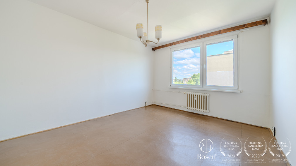 3,5 izbový byt s balkónom v tesnej blízkosti parku Ostredky