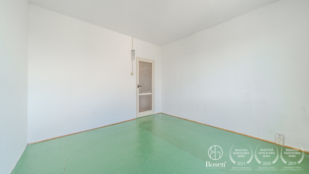 3,5 izbový byt s balkónom v tesnej blízkosti parku Ostredky