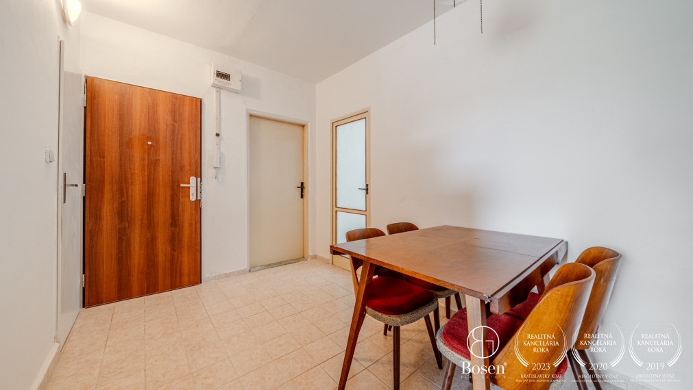 3,5 izbový byt s balkónom v tesnej blízkosti parku Ostredky