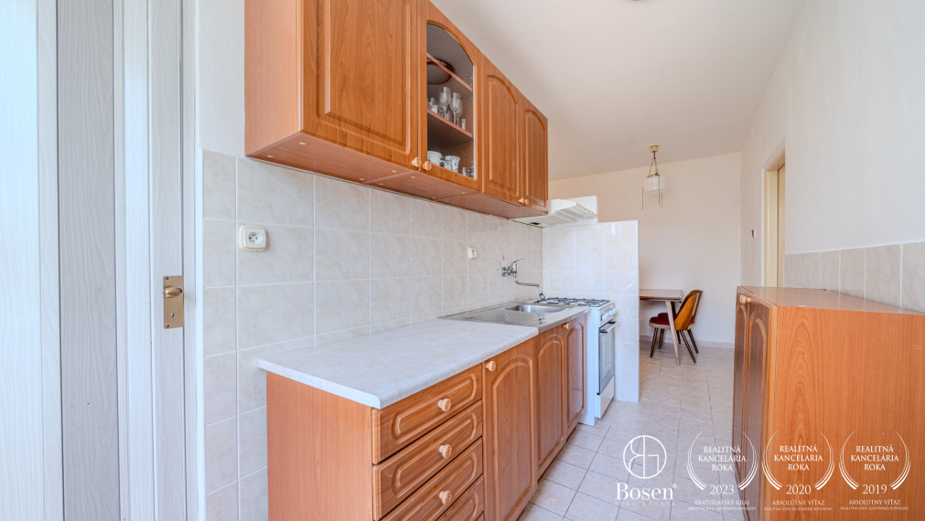 3,5 izbový byt s balkónom v tesnej blízkosti parku Ostredky