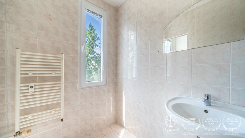 3,5 izbový byt s balkónom v tesnej blízkosti parku Ostredky