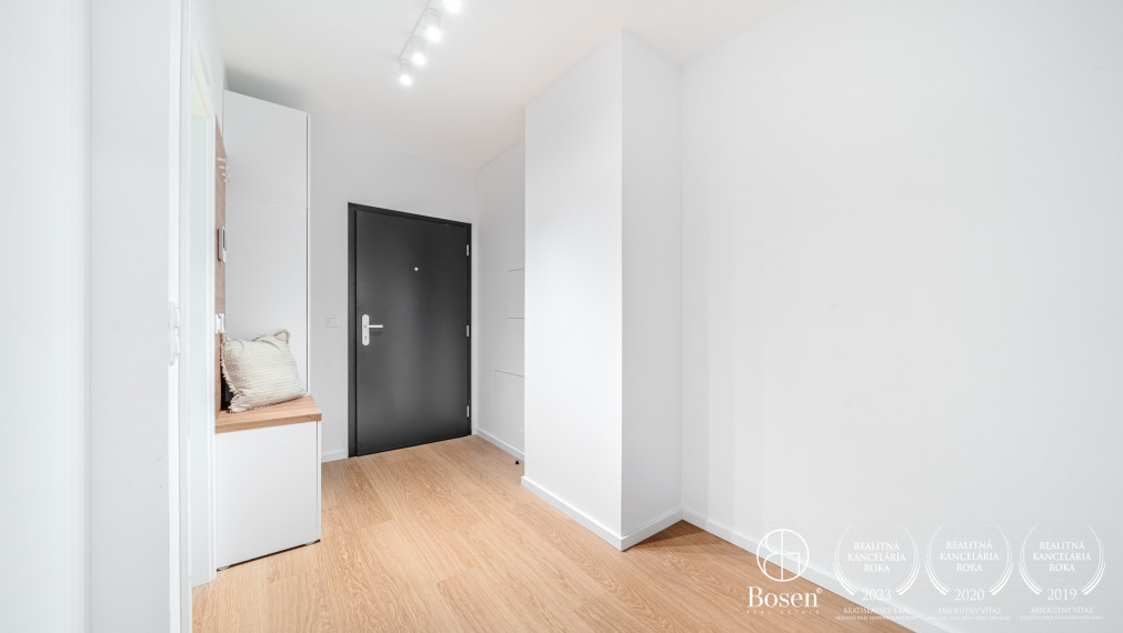 BOSEN | PREDANÝ _ Praktický 2 izbový byt v novostavbe s parkovacím státím, Staré mesto, Mickiewiczova, 40.46m2