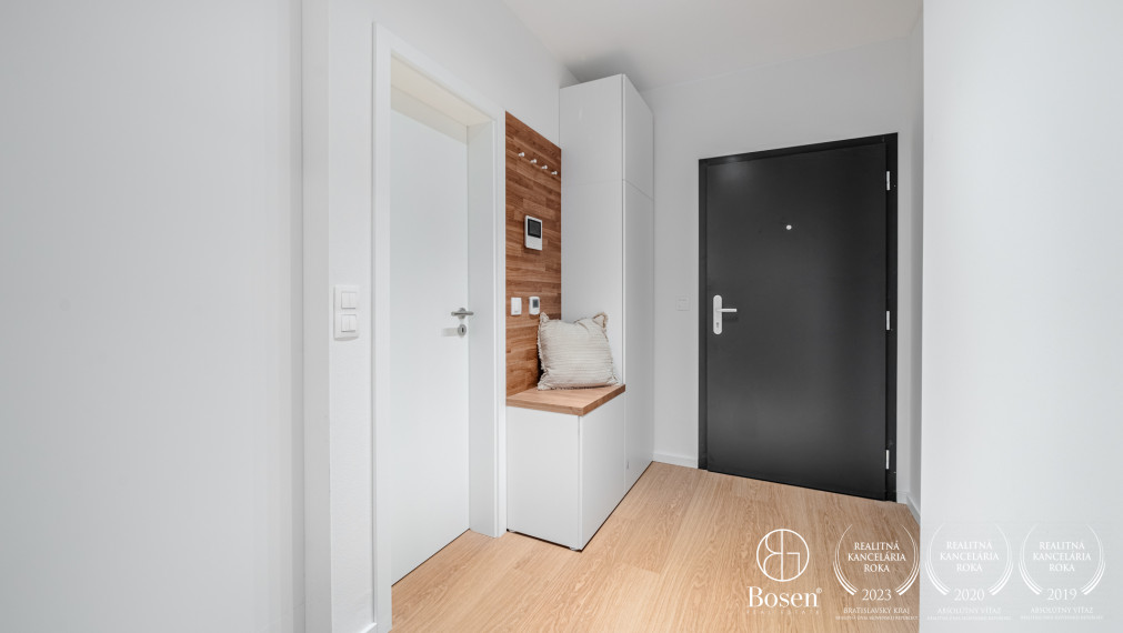 BOSEN | PREDANÝ _ Praktický 2 izbový byt v novostavbe s parkovacím státím, Staré mesto, Mickiewiczova, 40.46m2