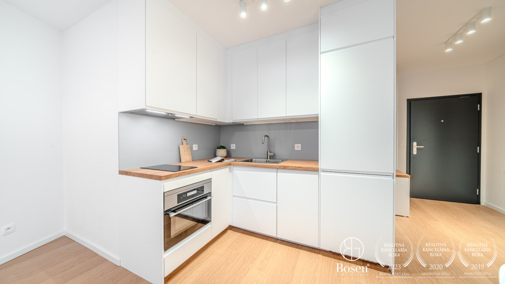 BOSEN | PREDANÝ _ Praktický 2 izbový byt v novostavbe s parkovacím státím, Staré mesto, Mickiewiczova, 40.46m2