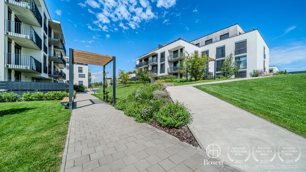 BOSEN | Na prenájom prémiový 3-izbový byt v novostavbe, 86 m², balkón, garáž, Záhorská Bystrica - rezidencie Karpatium.