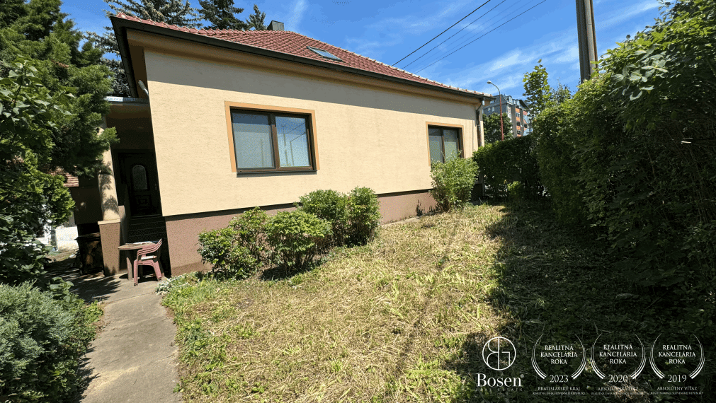 REZERVOVANÝ BOSEN I 5-izbový rodinný dom v centre Trnavy s obchodný priestorom priamo v dome
