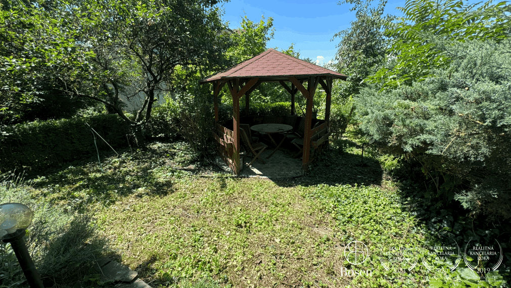 REZERVOVANÝ BOSEN I 5-izbový rodinný dom v centre Trnavy s obchodný priestorom priamo v dome