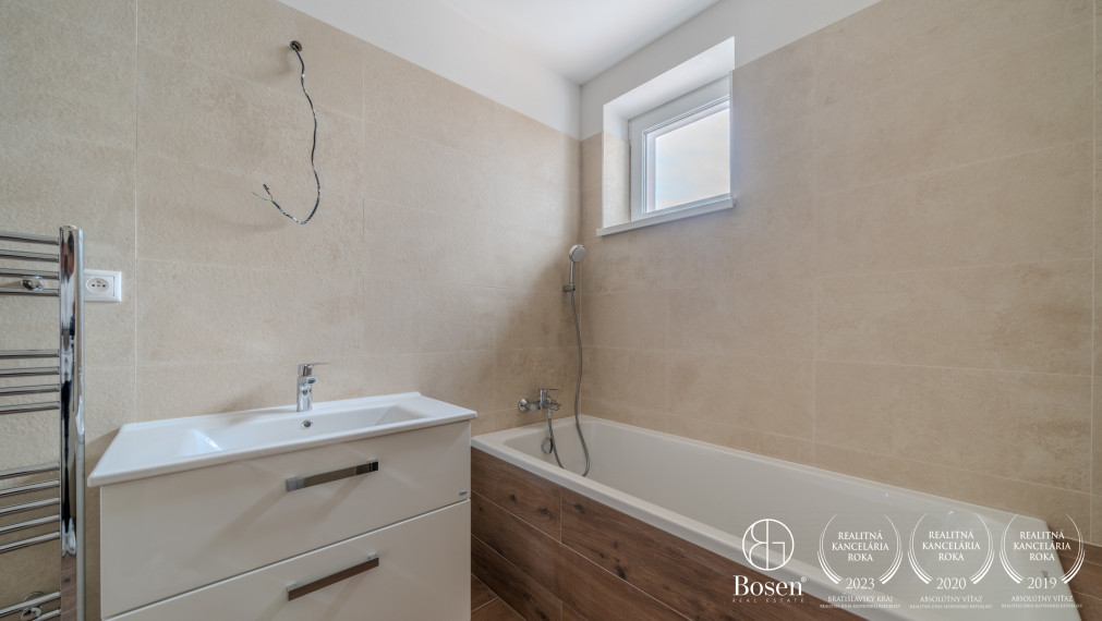 BOSEN | ZNÍŽENÁ CENA 4 izbového domu vo vysokom štandarde, Šamorín