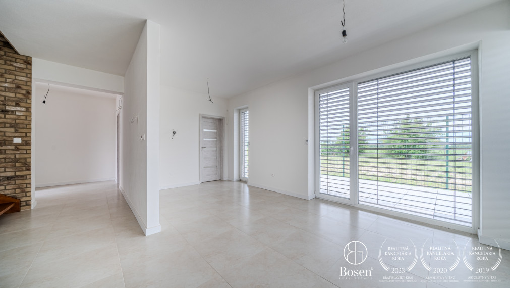 BOSEN | ZNÍŽENÁ CENA 4 izbového domu vo vysokom štandarde, Šamorín