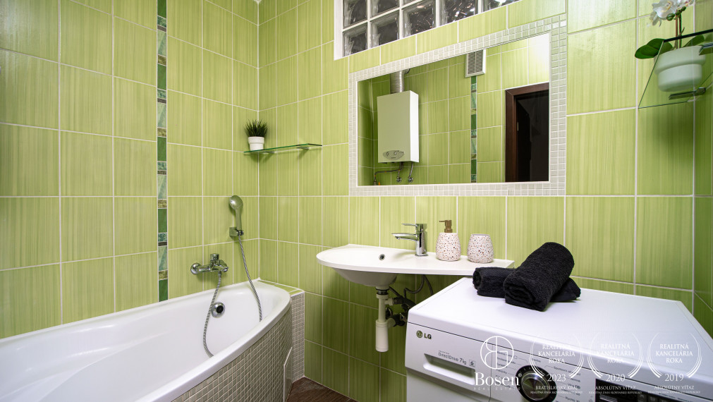 REZERVOVANÉ | BOSEN | Na predaj 3 izbový byt  Zlatovská