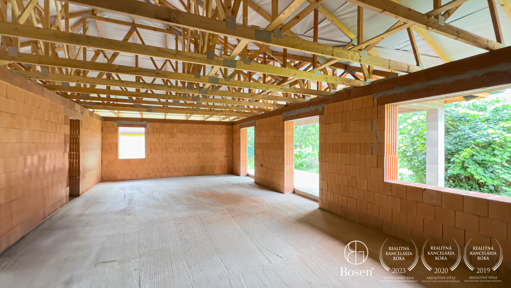 BOSEN | Rozostavaný bungalov s terasou a garážou, 455m2