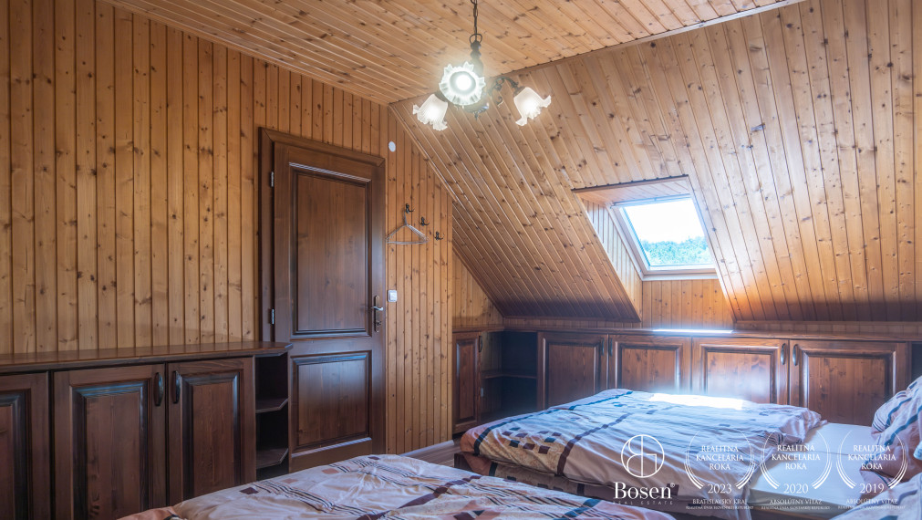 BOSEN | REZERVOVANÉ - Chata pri Evičkinom jazere Štiavnické Bane