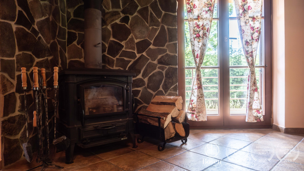 BOSEN | REZERVOVANÉ - Chata pri Evičkinom jazere Štiavnické Bane