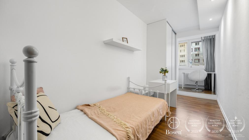 PREDANÉ - BOSEN | Zrekonštruovaný 4 izbový byt s loggiou, 85 m2, Petržalka