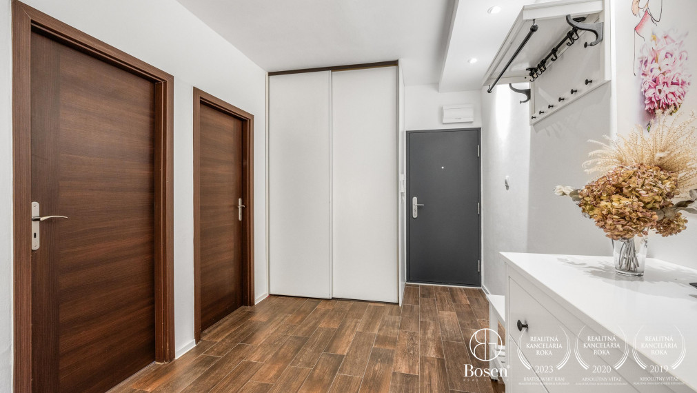 PREDANÉ - BOSEN | Zrekonštruovaný 4 izbový byt s loggiou, 85 m2, Petržalka