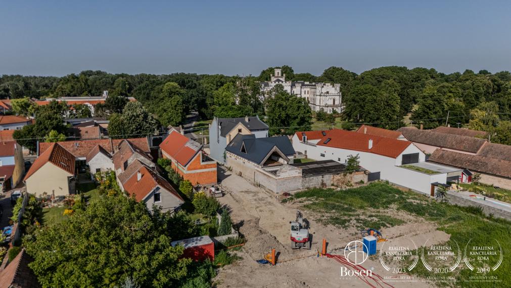 BOSEN | Na predaj:  Pozemok určený na stavbu RD,  Rusovce