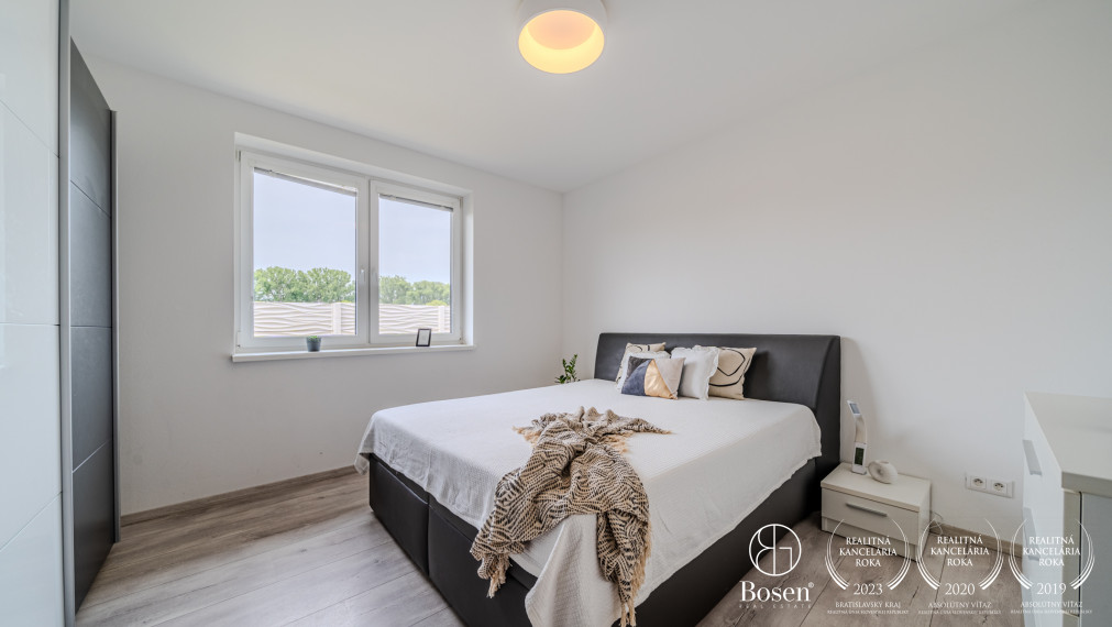 PREDANÉ - BOSEN |  4 izbový rodinný dom, s dvojgarážou, terasou a upravenou záhradou, Hurbanova Ves