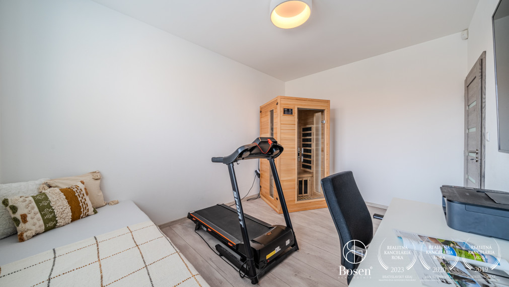 PREDANÉ - BOSEN |  4 izbový rodinný dom, s dvojgarážou, terasou a upravenou záhradou, Hurbanova Ves