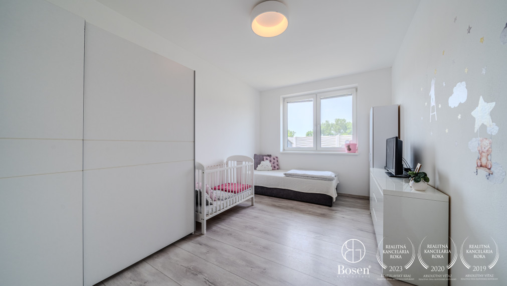 PREDANÉ - BOSEN |  4 izbový rodinný dom, s dvojgarážou, Hurbanova Ves